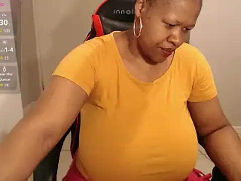 Snapshot of bustylisa1983 chatting on 09-23-25, 05:43 bustylisa1983 online show from 09-23-25, 05:43