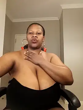 Snapshot of bustylisa1983 chatting on 10-18-25, 04:59 bustylisa1983 online show from 10-18-25, 04:59