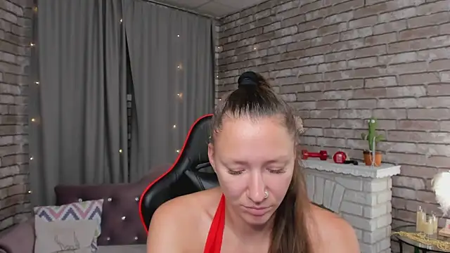Snapshot of SarahCoksss chatting on 06-11-26, 02:53 SarahCoksss online show from 06-11-26, 02:53
