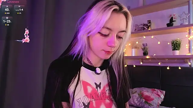 TristaRoht online show from 04-26-26, 03:21