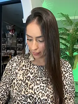 Snapshot of Mau_White chatting on 07-03-26, 01:01 Mau White online show from 07-03-26, 01:01