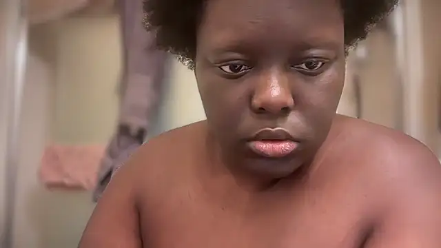 Snapshot of Yagurl__west chatting on 02-09-25, 10:21 Yagurl west online show from 02-09-25, 10:21