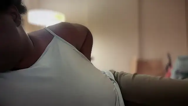 Snapshot of Yagurl__west chatting on 02-14-25, 10:58 Yagurl west online show from 02-14-25, 10:58