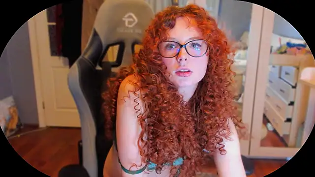 Snapshot of KlementinaBbG chatting on 02-19-25, 11:46 KlementinaBbG online show from 02-19-25, 11:46