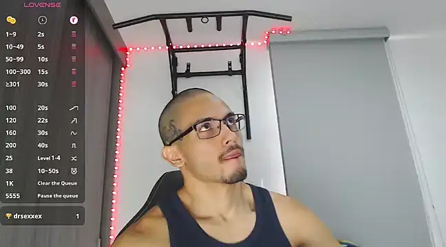 Snapshot of russthiago chatting on 02-08-25, 03:00 russthiago online show from 02-08-25, 03:00