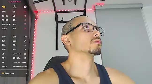 Snapshot of russthiago chatting on 02-08-25, 07:05 russthiago online show from 02-08-25, 07:05