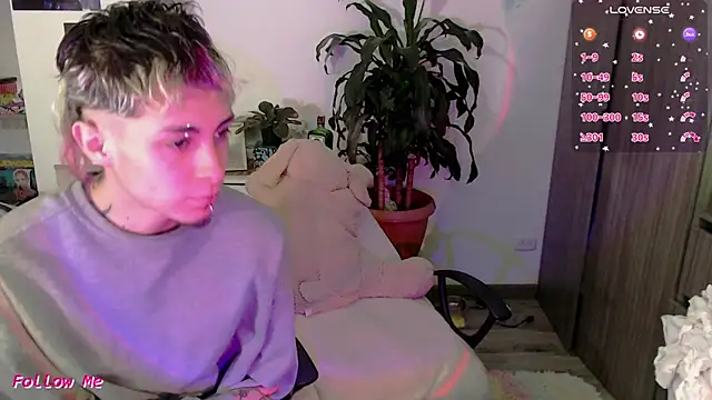 Snapshot of badeyes_crazygoat chatting on 09-30-25, 11:26 badeyes crazygoat online show from 09-30-25, 11:26