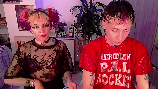 Snapshot of badeyes_crazygoat chatting on 10-01-25, 11:38 badeyes crazygoat online show from 10-01-25, 11:38