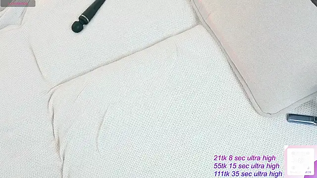 Snapshot of __KawaiiYuki__ chatting on 06-19-26, 04:17 KawaiiYuki online show from 06-19-26, 04:17