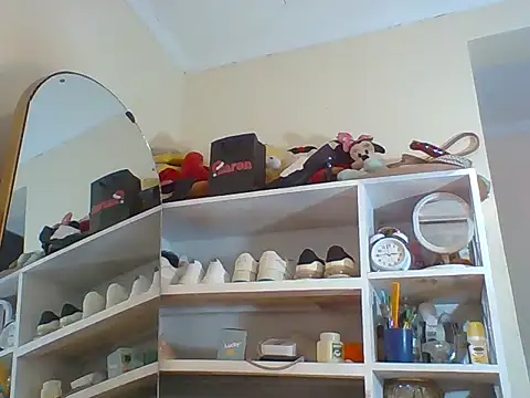 Poisonous Ivy online show from 04-07-26, 12:00