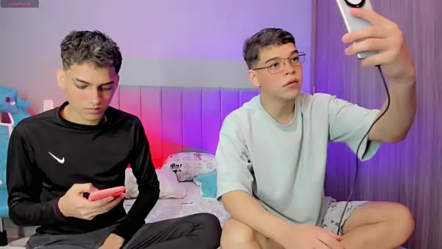 Snapshot of jake_and_joaquin chatting on 03-16-25, 07:37 jake and joaquin online show from 03-16-25, 07:37