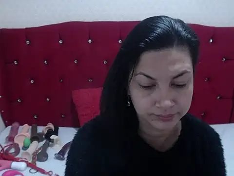 Snapshot of AdaFawxx chatting on 11-11-25, 04:12 AdaFawxx online show from 11-11-25, 04:12