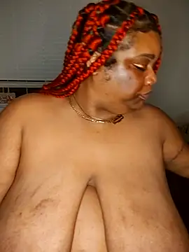 Snapshot of NaughtyHottieBBW chatting on 12-19-25, 10:11 NaughtyHottieBBW online show from 12-19-25, 10:11