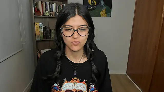 Snapshot of valerie__skyy chatting on 01-19-26, 02:59 valerie skyy online show from 01-19-26, 02:59