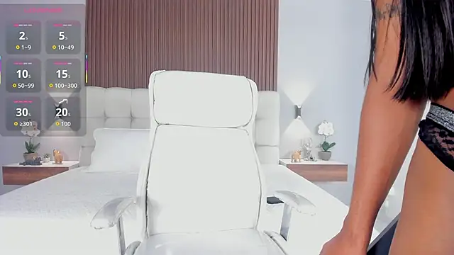 sofi potter  online show from 10-08-25, 09:23