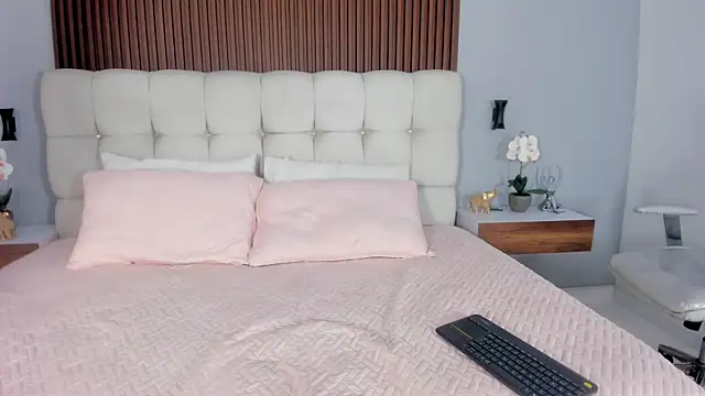 sofi potter  online show from 04-13-26, 07:19