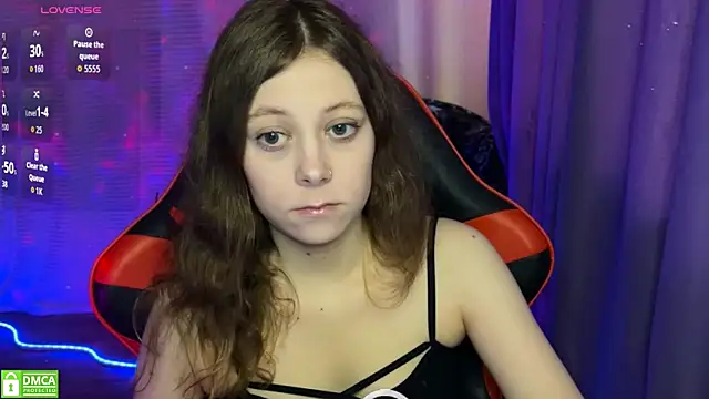 Snapshot of Natural_babe666 chatting on 06-08-26, 01:00 Natural babe666 online show from 06-08-26, 01:00