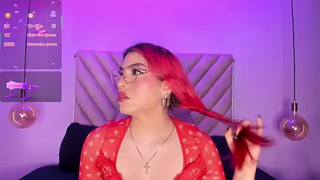 EmmaSwift  online show from 11-21-25, 01:48