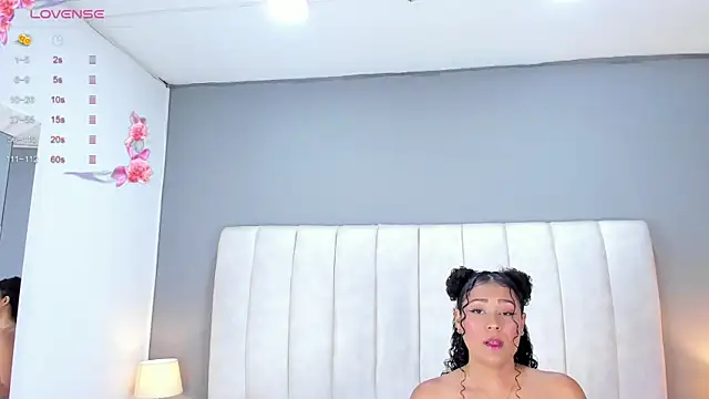 Snapshot of Ashleyy23x chatting on 11-06-25, 07:26 Ashleyy23x online show from 11-06-25, 07:26