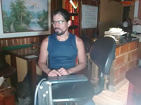Snapshot of Dr_Pocholate84 chatting on 05-16-26, 12:07 Dr Pocholate84 online show from 05-16-26, 12:07