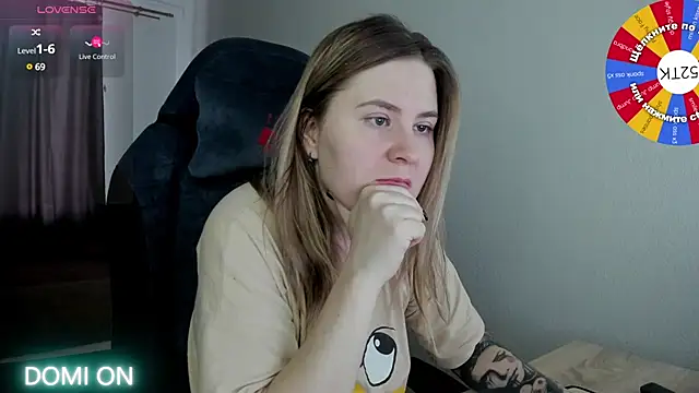 Olivia Munk online show from 02-26-25, 06:37