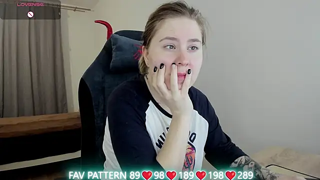 Olivia Munk online show from 03-09-25, 03:32