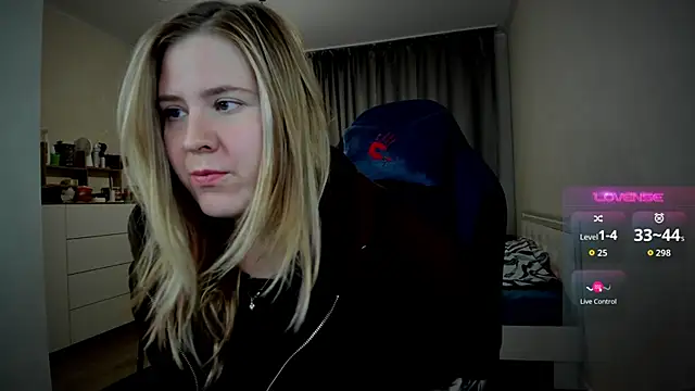 Olivia Munk online show from 09-17-25, 03:52