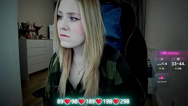 Olivia Munk online show from 10-02-25, 04:41