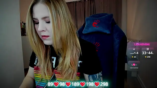 Olivia Munk online show from 10-22-25, 04:46