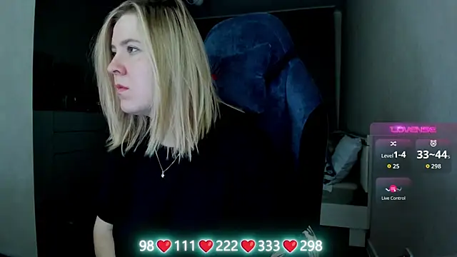 Olivia Munk online show from 04-26-26, 03:37