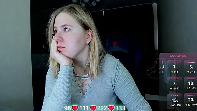 Snapshot of Olivia_Munk chatting on 06-21-26, 04:04 Olivia Munk online show from 06-21-26, 04:04