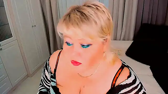 Snapshot of BIGTITSBBW chatting on 02-20-25, 06:35 BIGTITSBBW online show from 02-20-25, 06:35