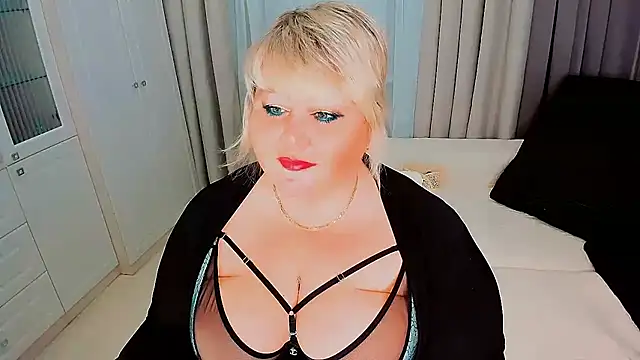 Snapshot of BIGTITSBBW chatting on 02-25-25, 09:46 BIGTITSBBW online show from 02-25-25, 09:46