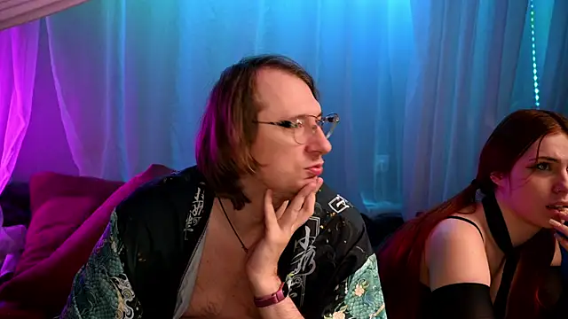 Snapshot of Claudia_and_elon_ chatting on 11-14-25, 06:50 Claudia and elon online show from 11-14-25, 06:50