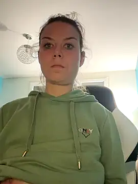 BabyNila online show from 10-17-25, 07:49