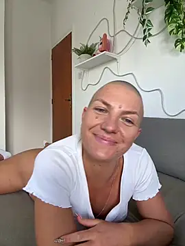 PaulinaSchubert1 online show from 04-11-26, 01:37