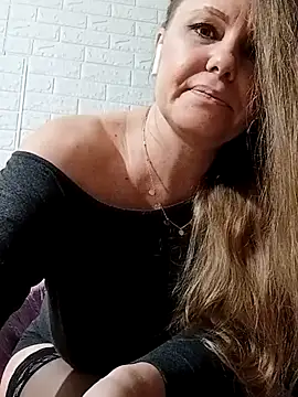 Snapshot of SexyMichellexo chatting on 10-25-25, 11:32 SexyMichellexo online show from 10-25-25, 11:32