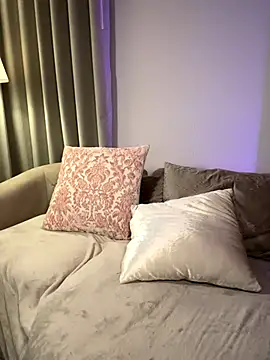 AnnaCastillo  online show from 11-30-25, 12:25