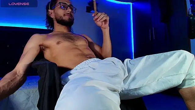 kuzzcoo online show from 11-03-25, 03:19