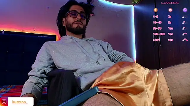 Snapshot of kuzzcoo chatting on 02-19-26, 01:51 kuzzcoo online show from 02-19-26, 01:51