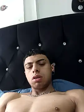 Mollly n david online show from 10-24-25, 04:36