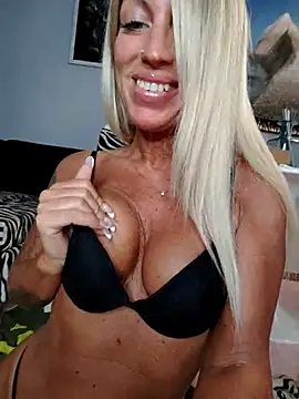 Snapshot of Weloveblue chatting on 02-19-25, 08:55 Weloveblue online show from 02-19-25, 08:55