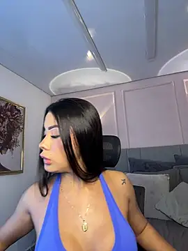 Snapshot of Miss_blue69 chatting on 05-05-26, 01:35 Miss blue69 online show from 05-05-26, 01:35