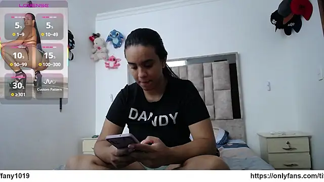 tiffany  pink online show from 03-11-26, 08:04