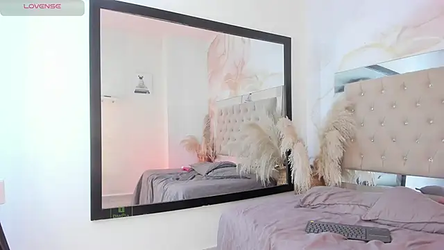 ainaah  online show from 02-15-25, 06:12