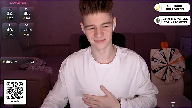 Snapshot of dantebigboi300 chatting on 01-19-25, 12:17 dantebigboi300 online show from 01-19-25, 12:17