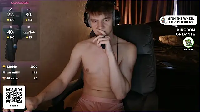 Snapshot of dantebigboi300 chatting on 02-24-25, 01:02 dantebigboi300 online show from 02-24-25, 01:02