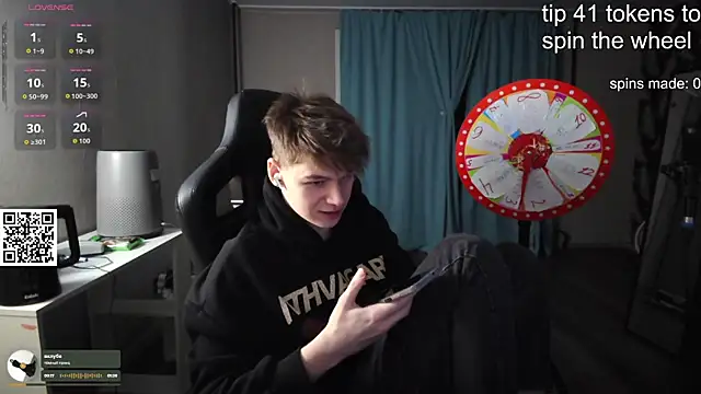 Snapshot of dantebigboi300 chatting on 10-11-25, 12:58 dantebigboi300 online show from 10-11-25, 12:58