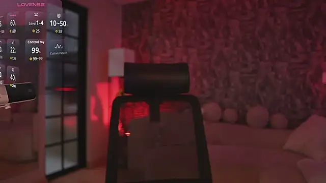 HannahW  online show from 09-21-25, 12:07