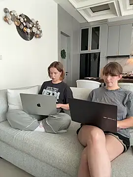 Nura n Sarah online show from 04-11-26, 05:23